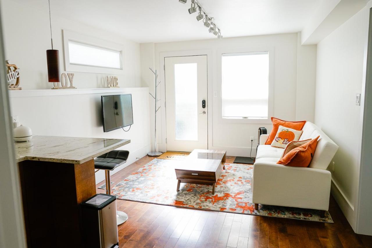 Studio On Capri YYC 외부 사진