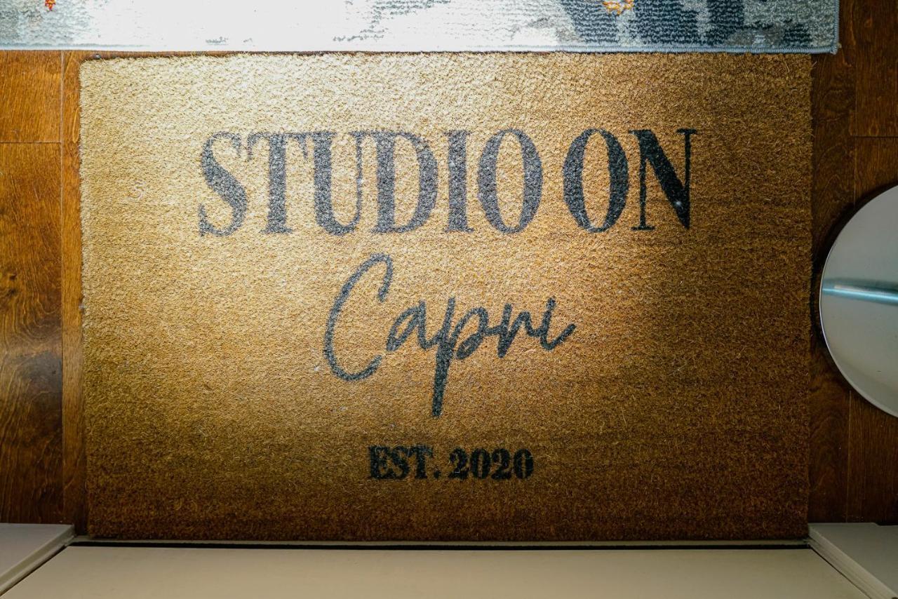 Studio On Capri YYC 외부 사진